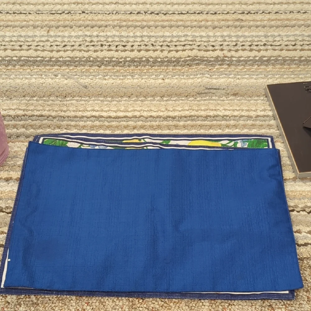 Lemon Print Placemats. 4.  Freshly  Washed. Slight Imperfections-see Pics